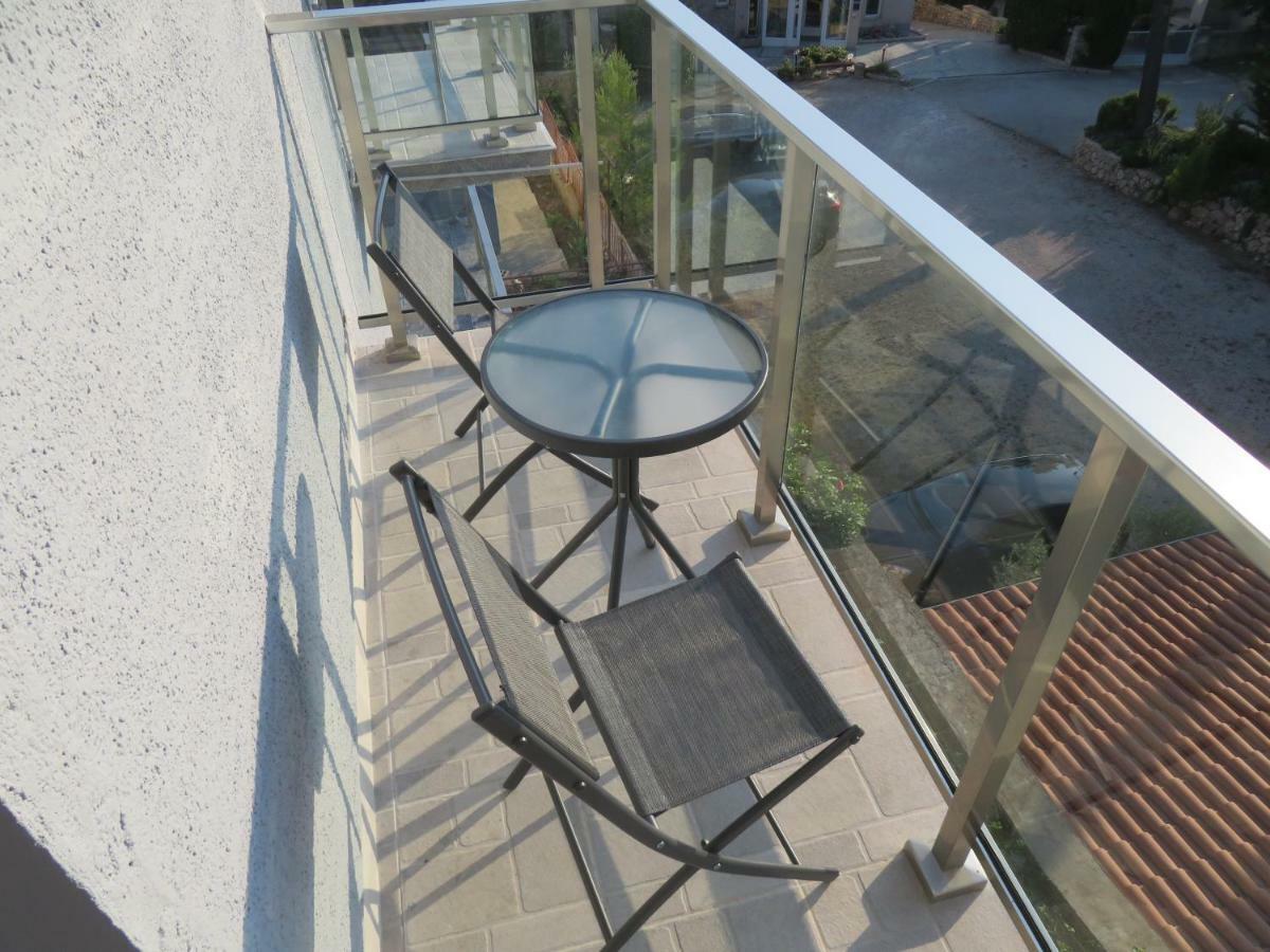 Hotel Vila Velvet Starigrad Paklenica Exterior foto
