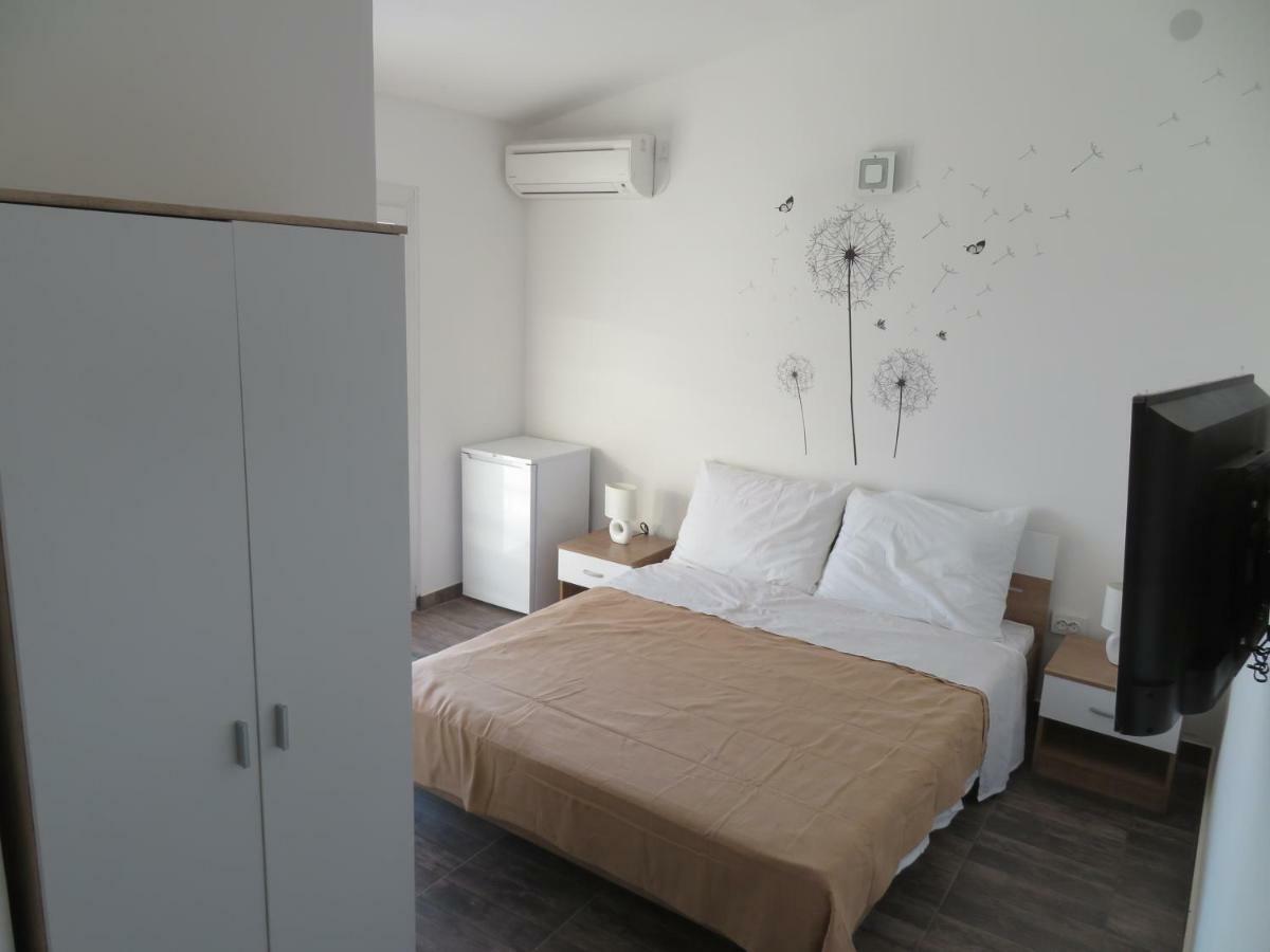 Hotel Vila Velvet Starigrad Paklenica Exterior foto